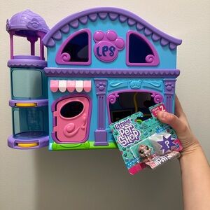 Littlest Pet Shop Playset + Wally Walrus LPS Series 2 Figurine